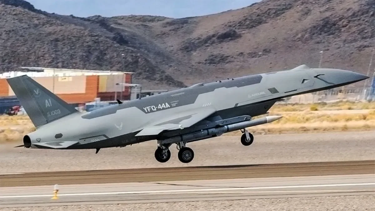 美国Anduril YFQ-44A Fury CCA完成伴飞试验